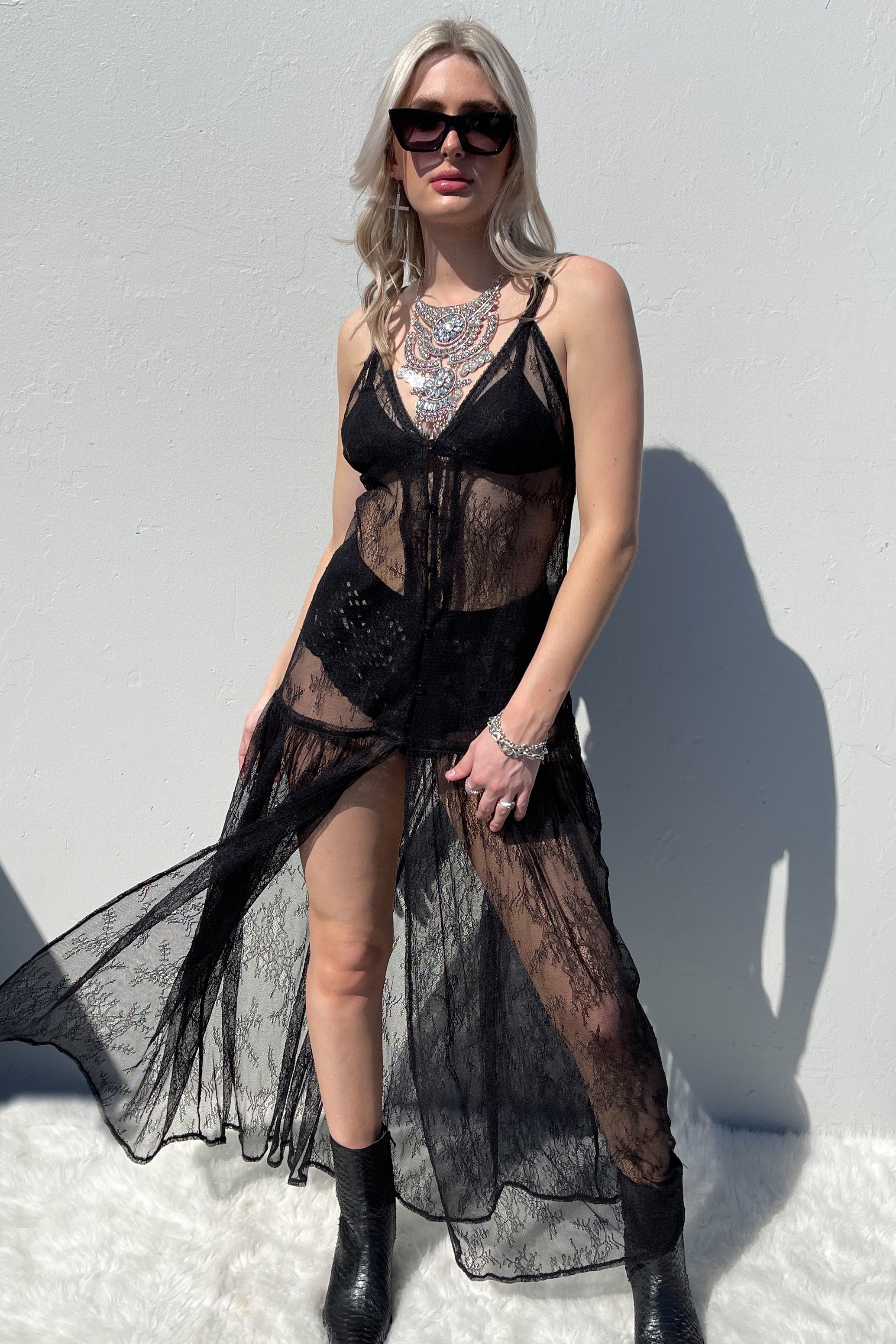 Into The Sun Maxi Dress-Black