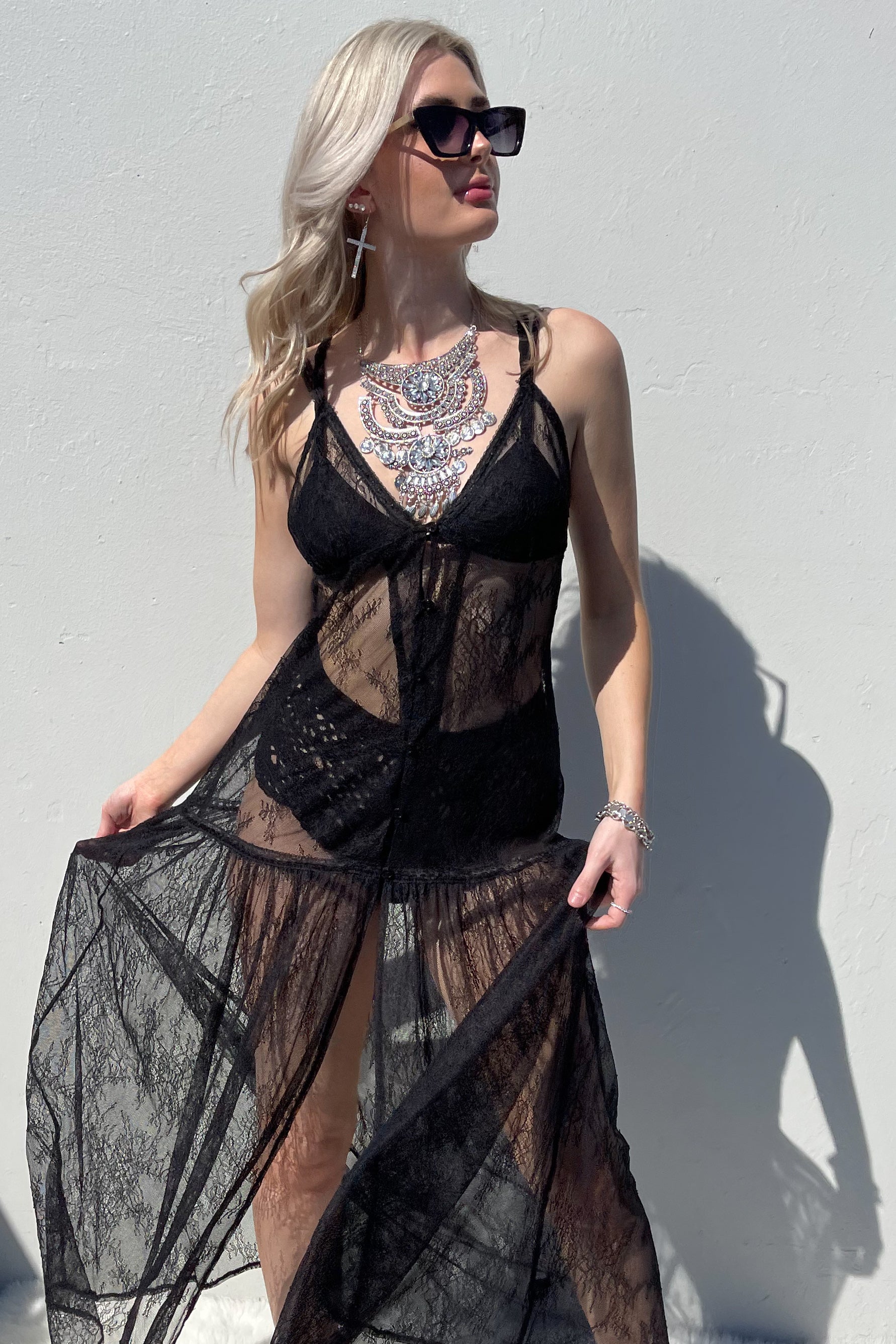 Into The Sun Maxi Dress-Black